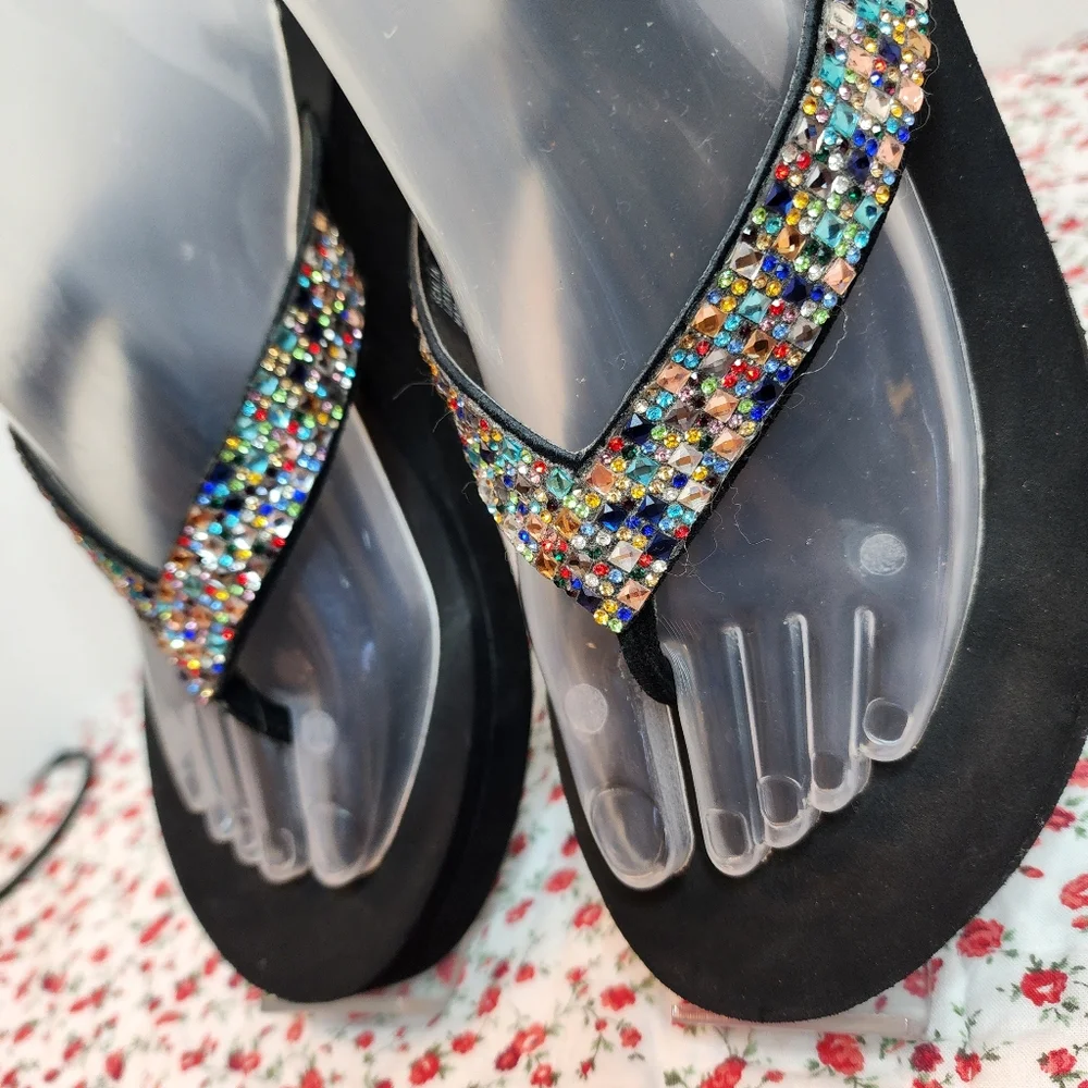 Yellow Box size 11‎ wedge flip flops - Picture 3 of 8